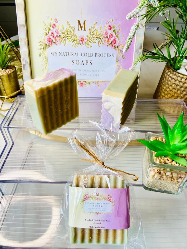 Woody and fresh breezy mist soap
